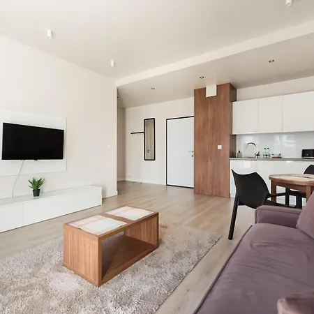 Magazynowa Classy By Bookinghost